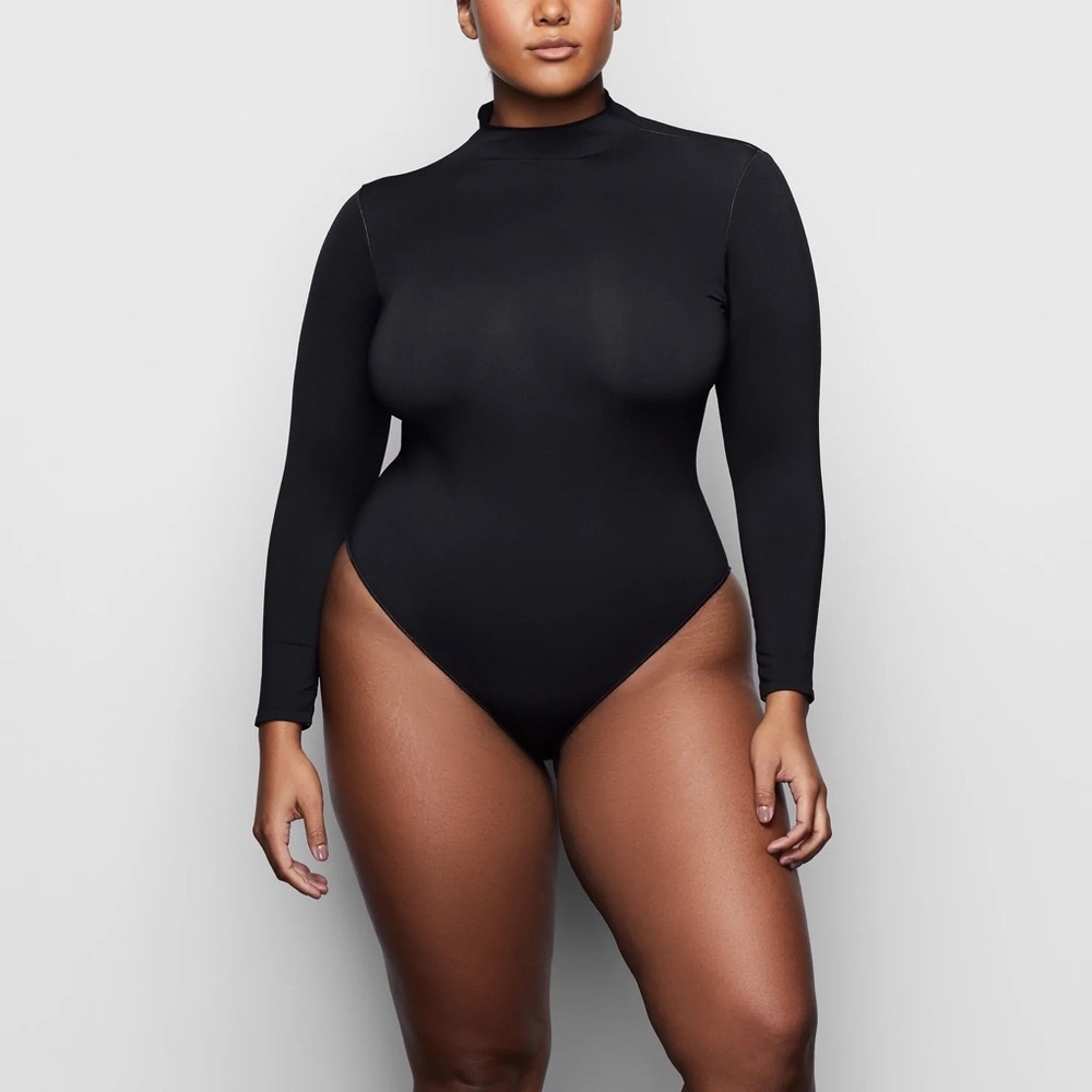 SKIMS by Kim Kardashian ESSENTIAL MOCK NECK LONG SLEEVE BODYSUIT NWOT 37